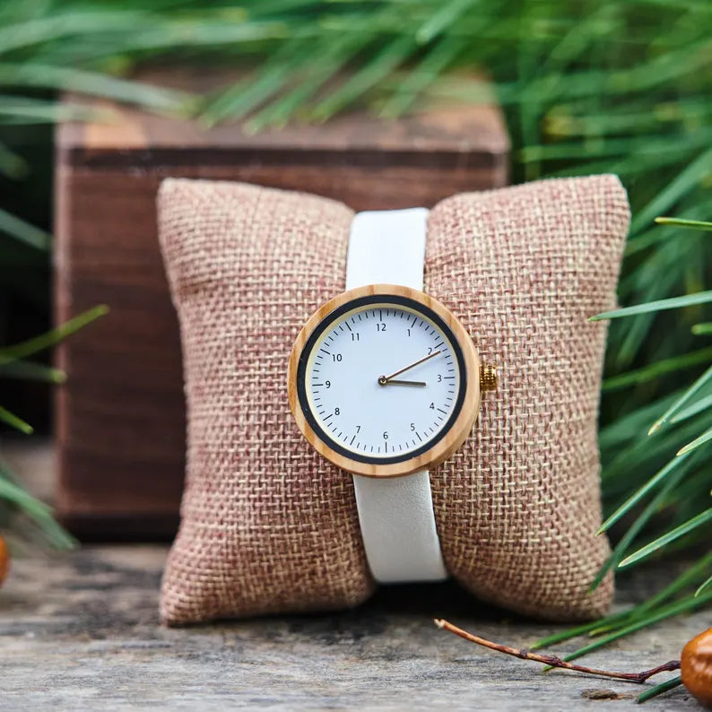 W156 Engraved Walnut Wood Watch-Women's Leather Wristwatch