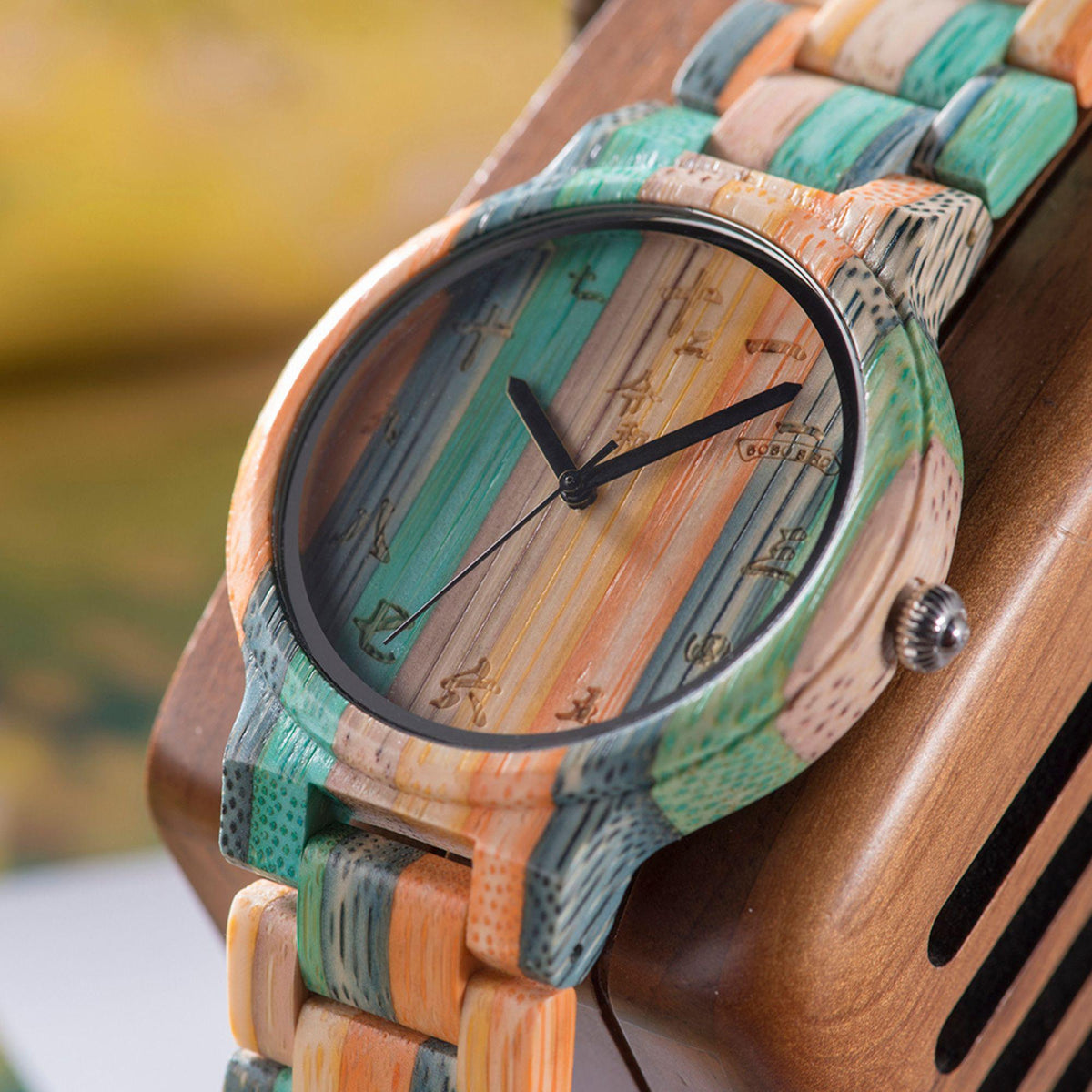 W210 Personalized Wooden Couple Watch